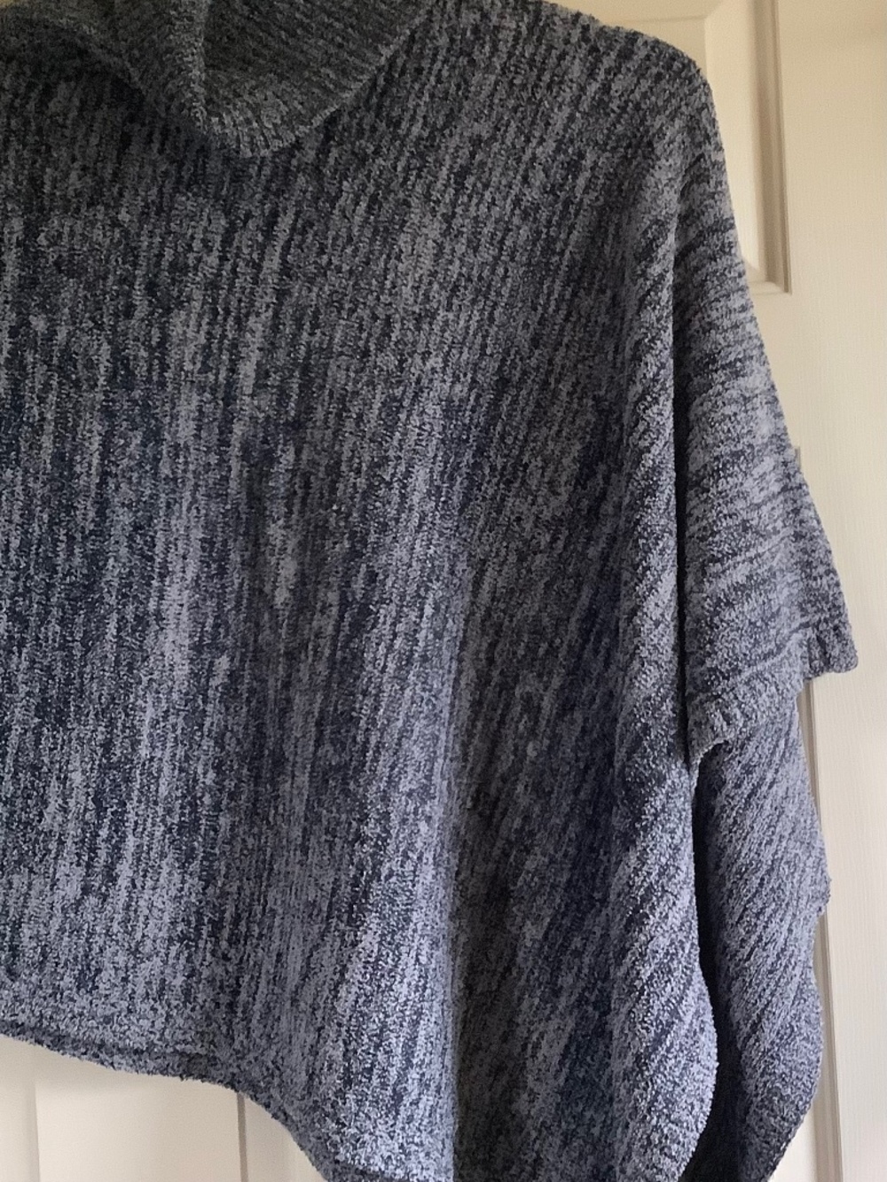 Barefoot Dreams CozyChic Point Dume Poncho Heather Indigo-Dove Gray OS - Picture 6 of 15